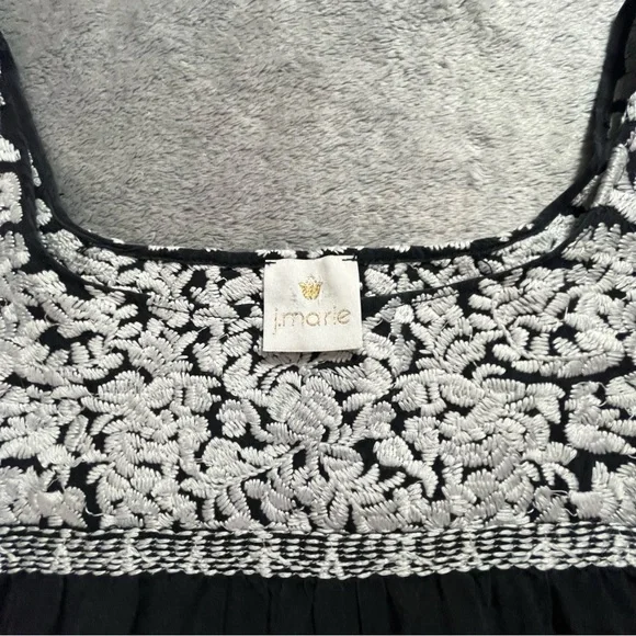 j. marie Black Large Dress with White Floral Embroidered with Pockets - Picture 4 of 7